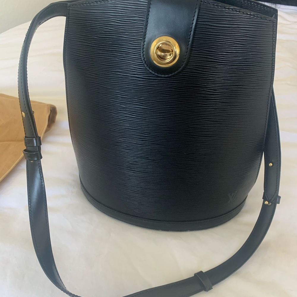Louis Vuitton Epi Cluny Bucket Bag